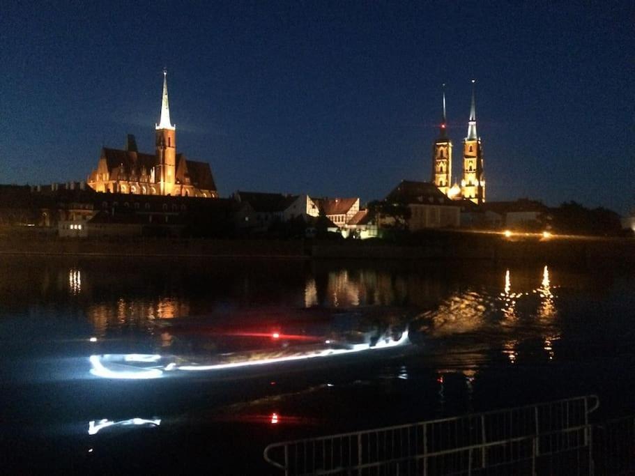 4 Pokoje - 86 M2 - 300 M Od Rynku Wrocław Buitenkant foto