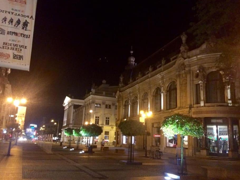 4 Pokoje - 86 M2 - 300 M Od Rynku Wrocław Buitenkant foto